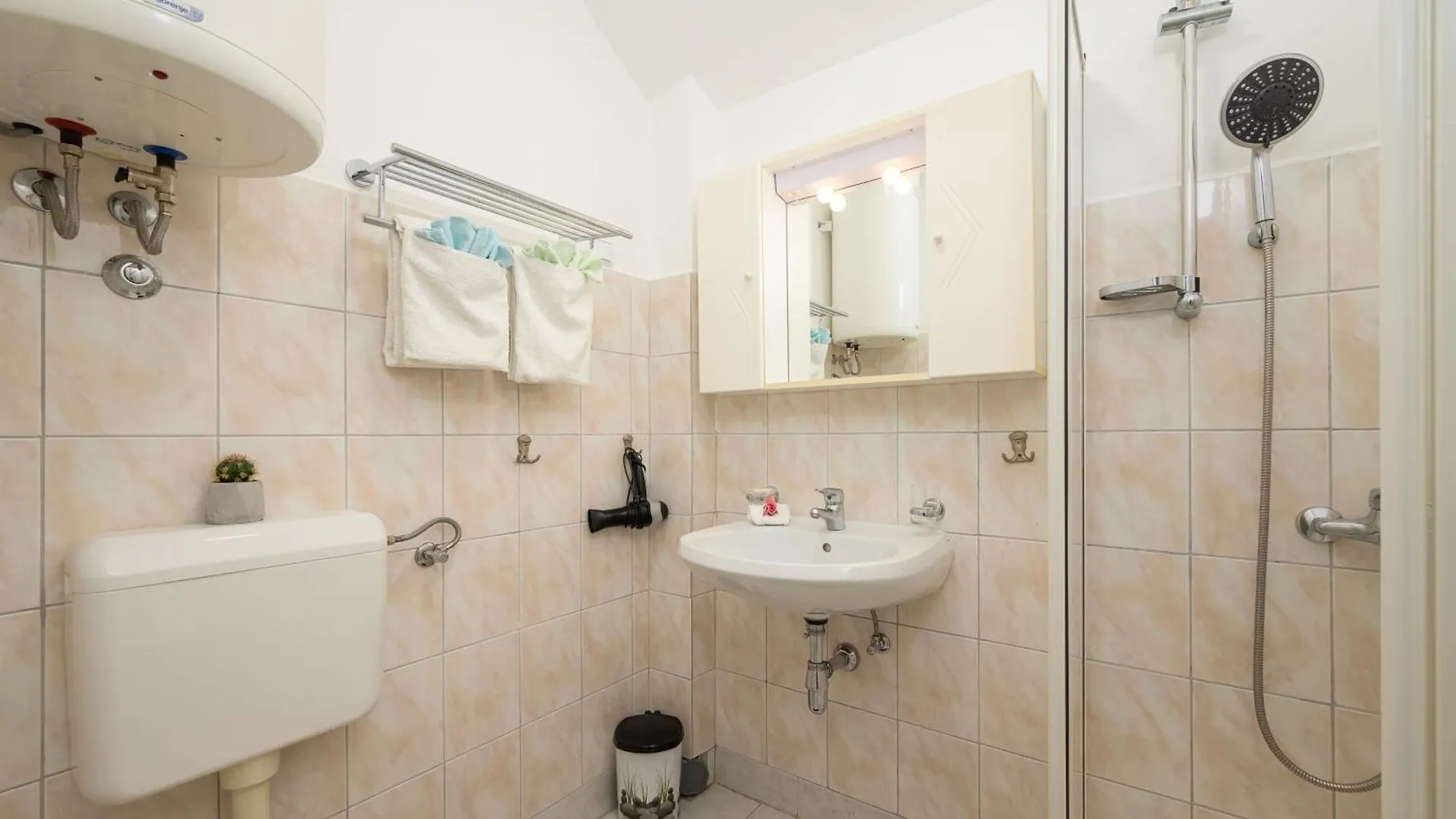 Gemuetliche Ferienwohnung 5 Stinjan Apartment